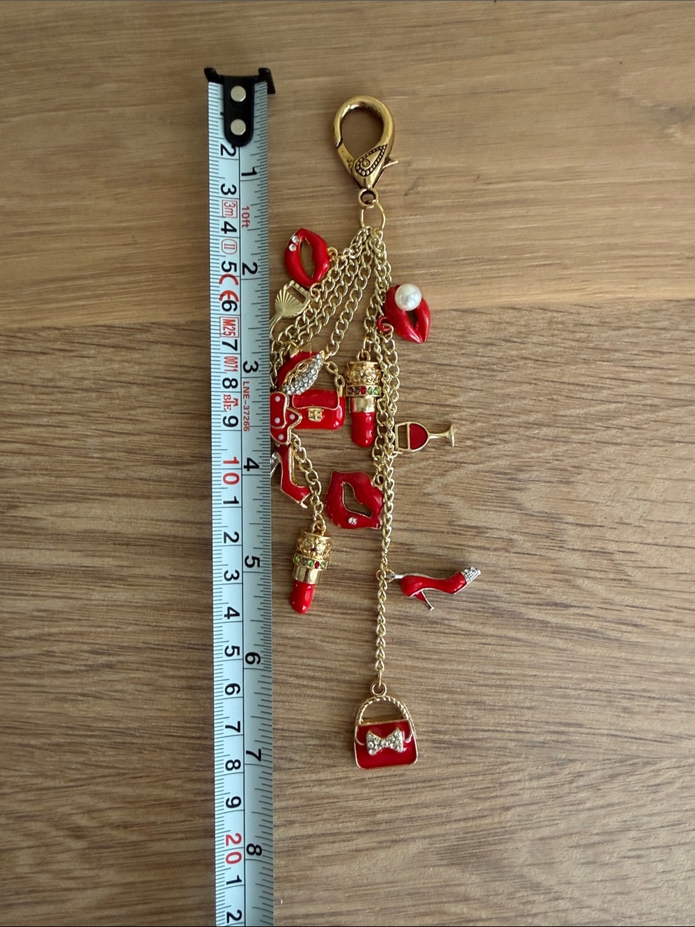 HAND CRAFTED RED & GOLD CHARM KEYCHAIN BAG ACCESSORY Bags Lips Heels & Wine - Picture 4 of 6
